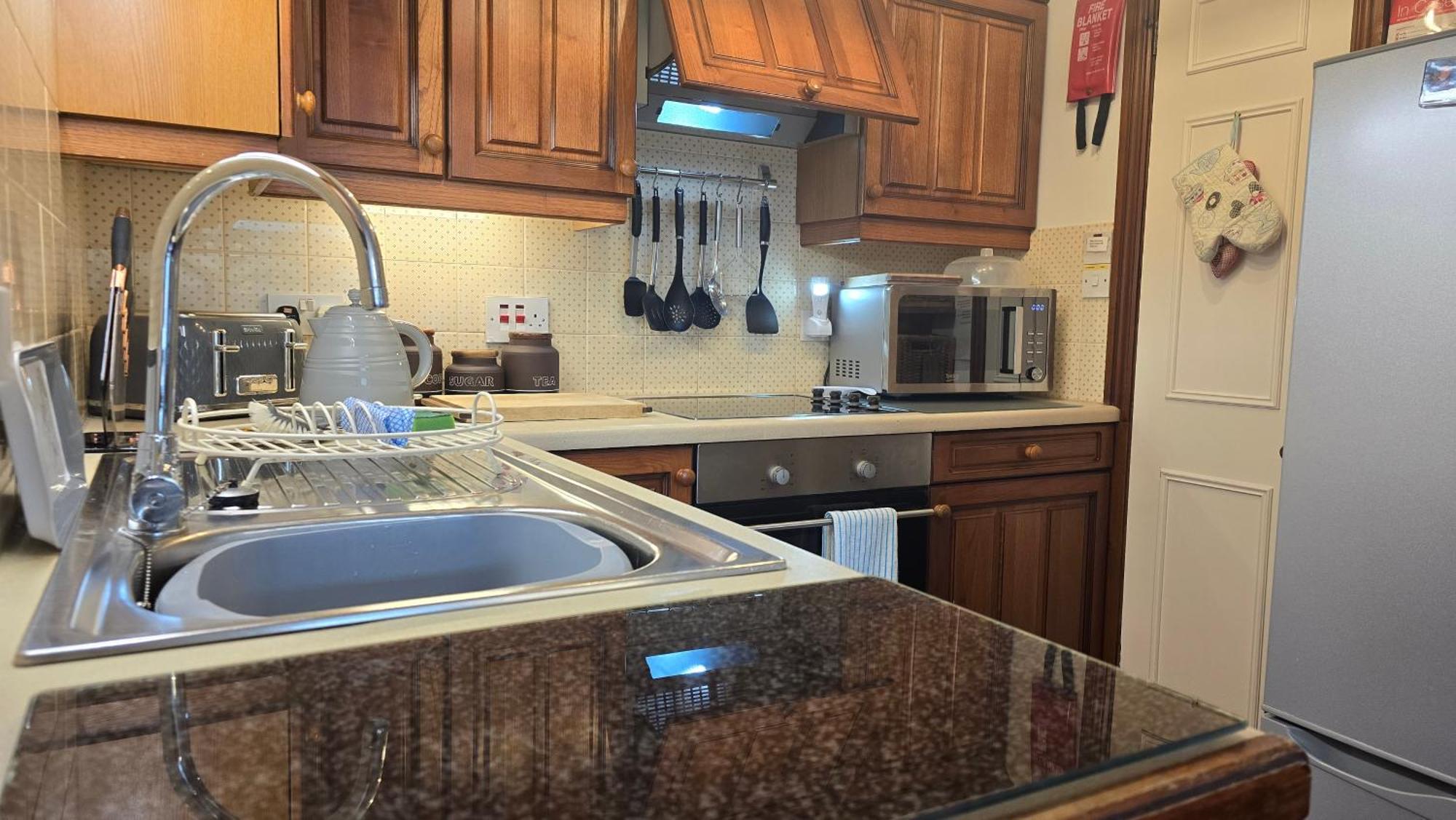 Lyndale Self-Catering Apartment Sleeps 4 温德米尔 外观 照片