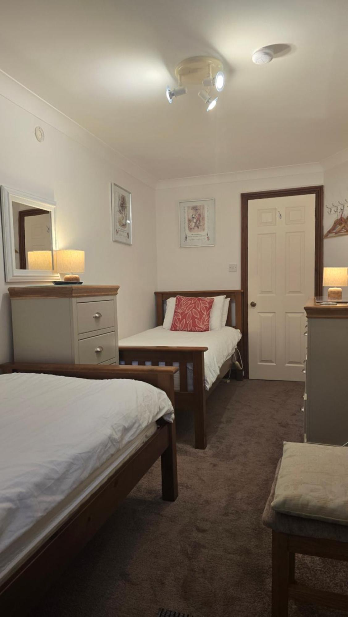 Lyndale Self-Catering Apartment Sleeps 4 温德米尔 外观 照片